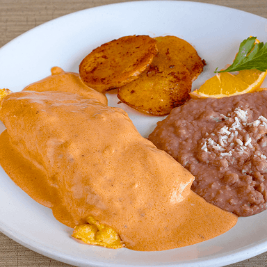 Omelette Bañado en Crema Chipotle