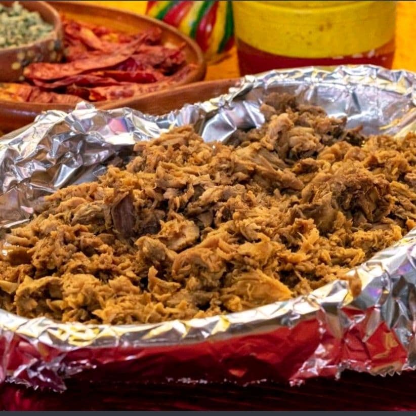 1/2 Barbacoa. + 2 Quesabirrias +2 Lts.  gua Fresca