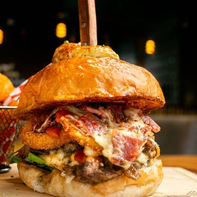 Hamburguesa De Costilla Especial BBQ