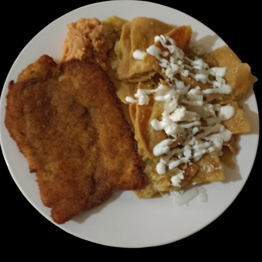 Chilaquiles con milanesa