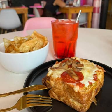 Combo Pizza Lava Toast y Soda Italiana