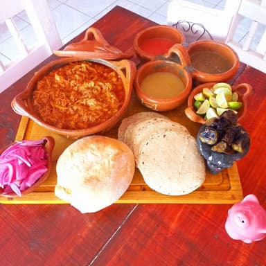 3/4 Kg. de Cochinita.