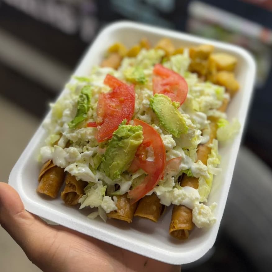 Combo- Flautas con Postre (Platano Frito)