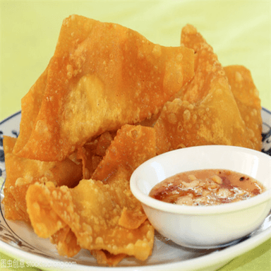 Wantán frito con camarones