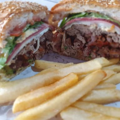 Hamburguesa con Carne Asada