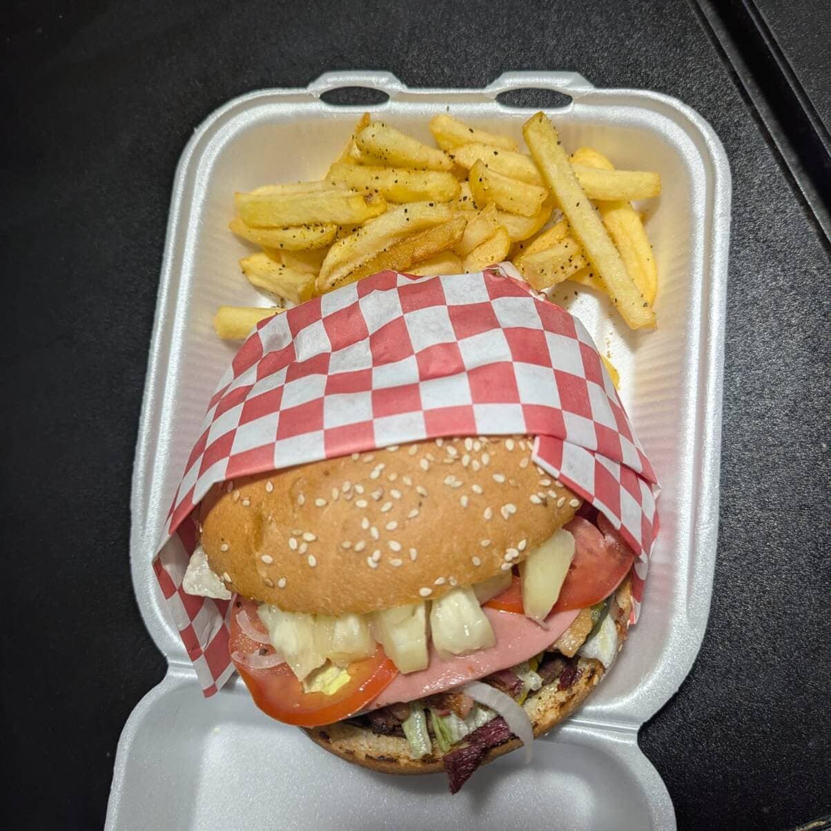 HAMBURGUESA HAWAIANA JUMBO CON ORDEN DE PAPAS