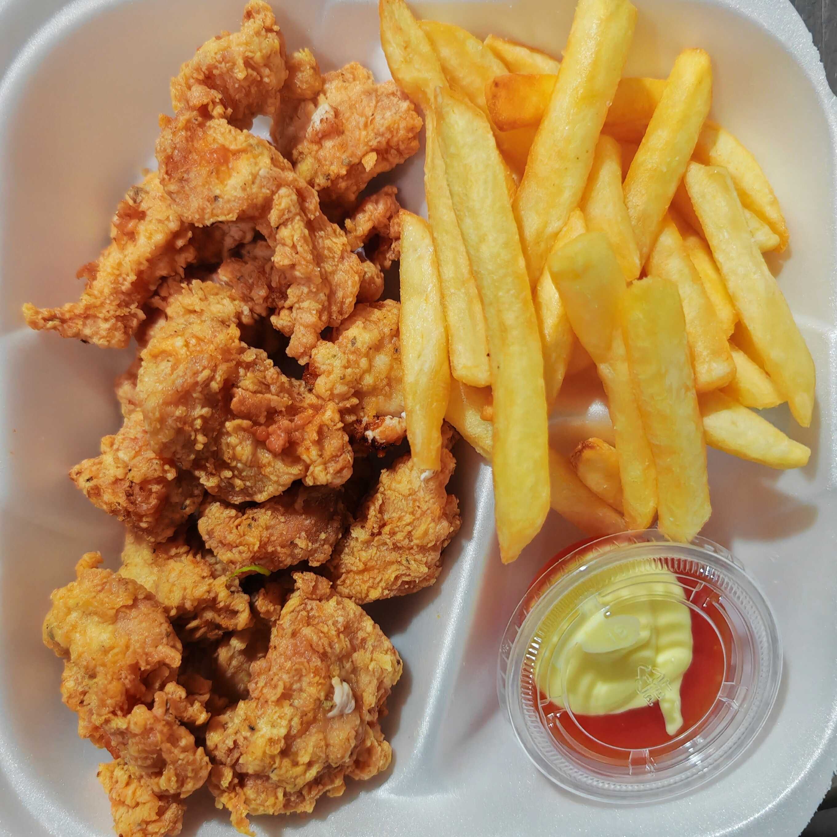 12 Palomitas de Pollo con papas