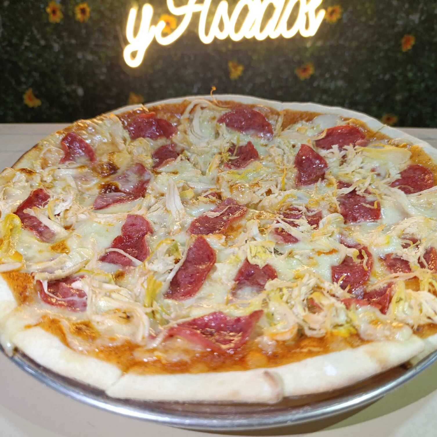 SMALL Salami y Pollo