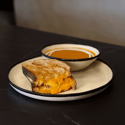 Grilled Cheese Sandwich y Tomato Soup