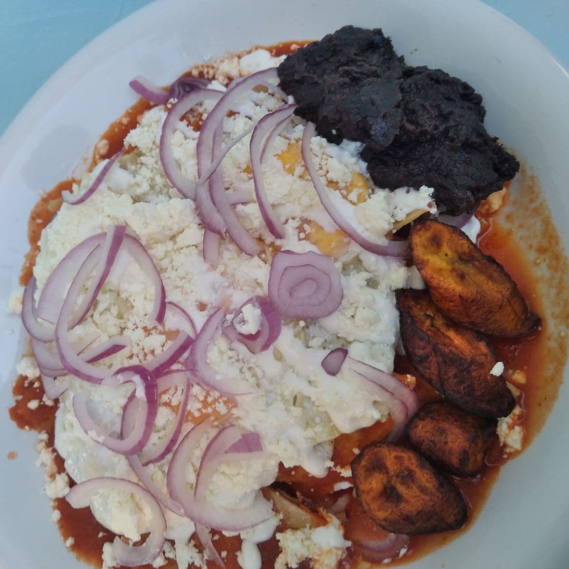Chilaquiles Rojos  Combinados (Pollo y Huevo)