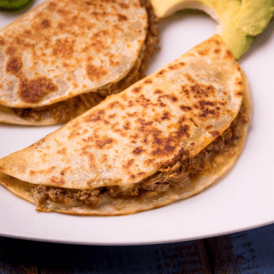 Quesadilla de Tinga de pollo