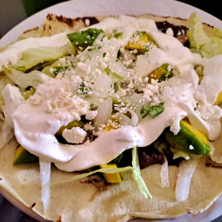 Huarache de Cochinita