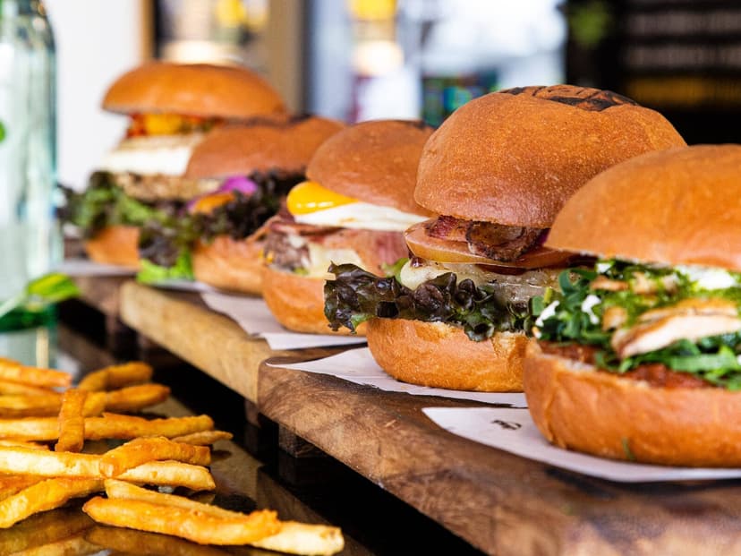 Hamburguesas Dogos y Crepas La Tita