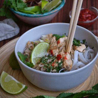 Pho de pollo