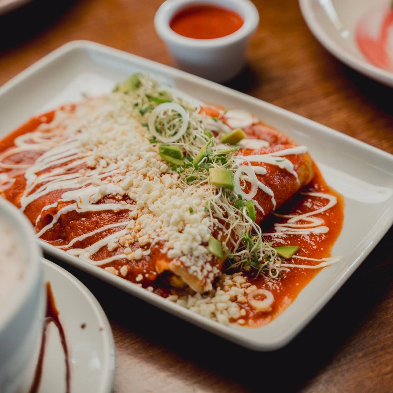 Enchiladas Rojas con Pollo