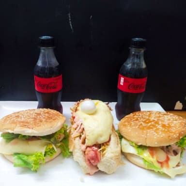 Combo El Trío Delicia  + 2 Gaseosas Gratis
