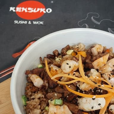 Yakimeshi con Camarón y Arrachera