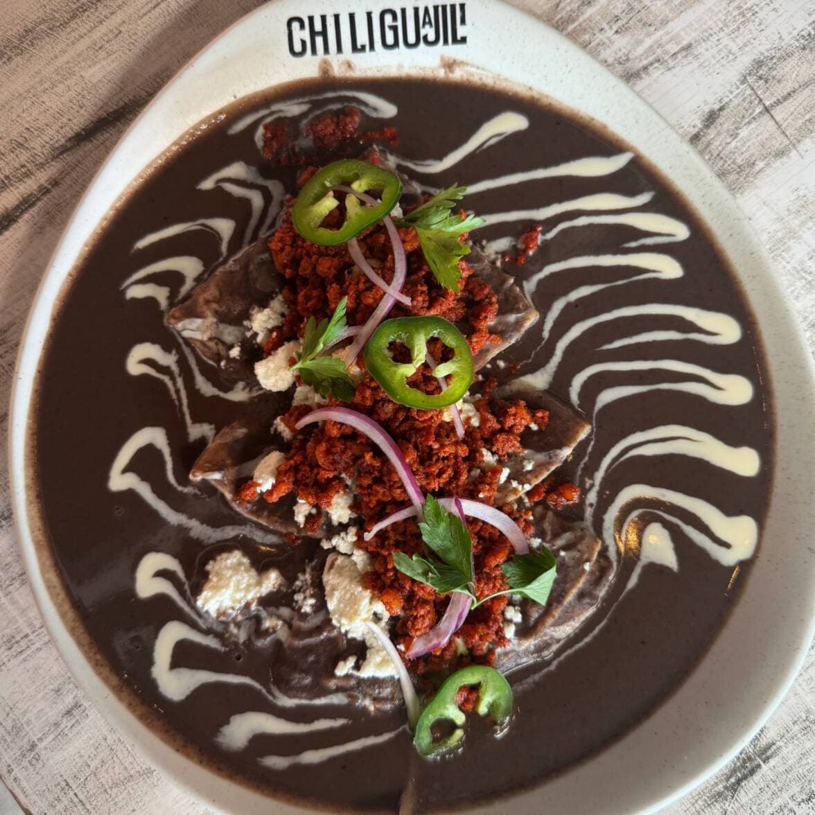 Enfrijoladas con Chorizo