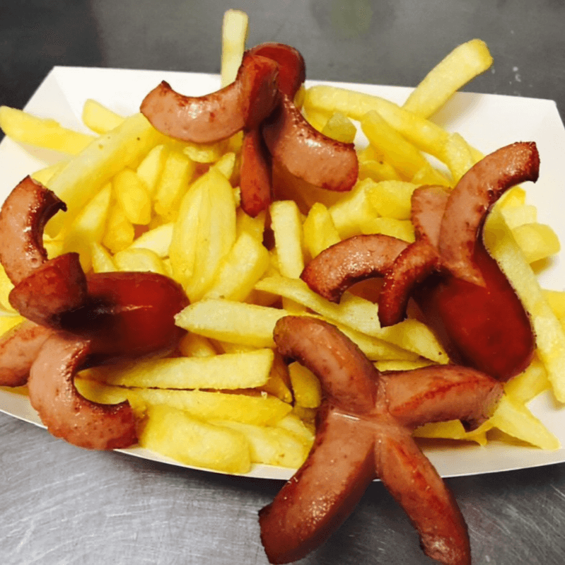 SALCHIPAPAS (Papas y Salchichas)