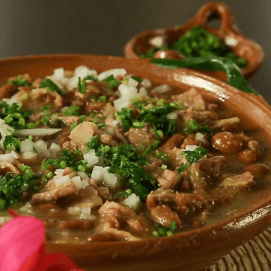 Carne en su Jugo (2 Guarniciones)