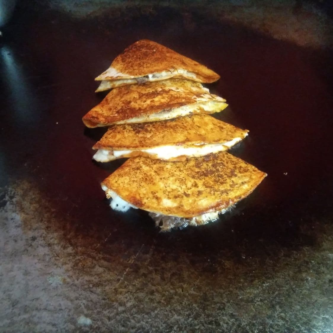 Quesabirrias en Tortilla de Harina +Coca Cola de 3