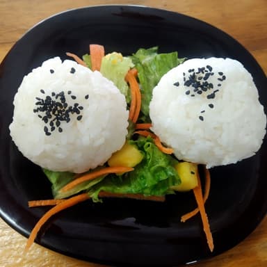 Combo Onigiri al Vapor de Manchego