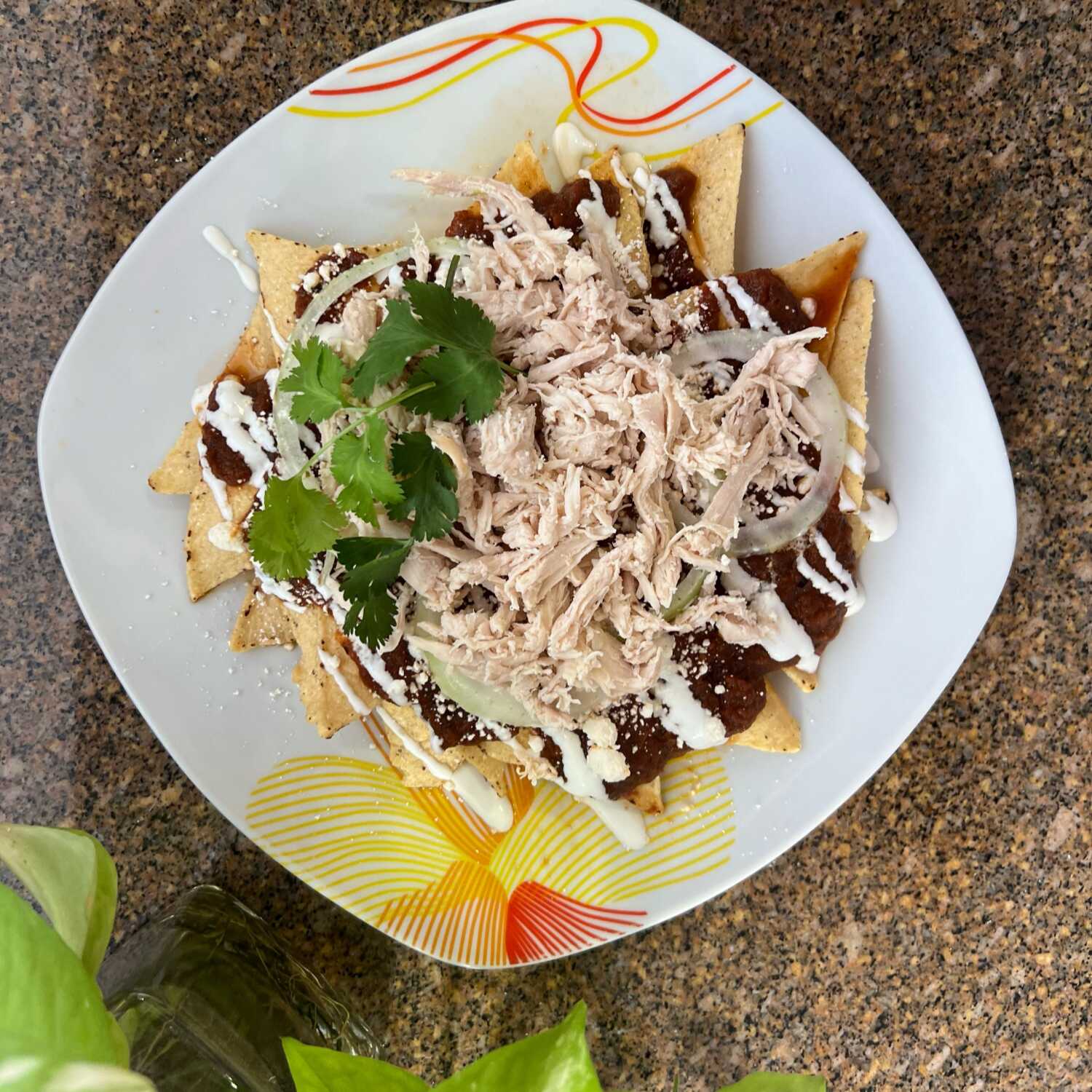 Chilaquiles Rojos con Pollo