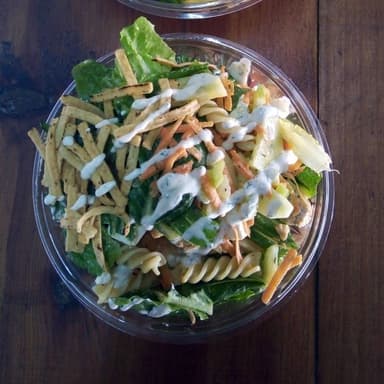 Ensalada Antojo + Agua del día