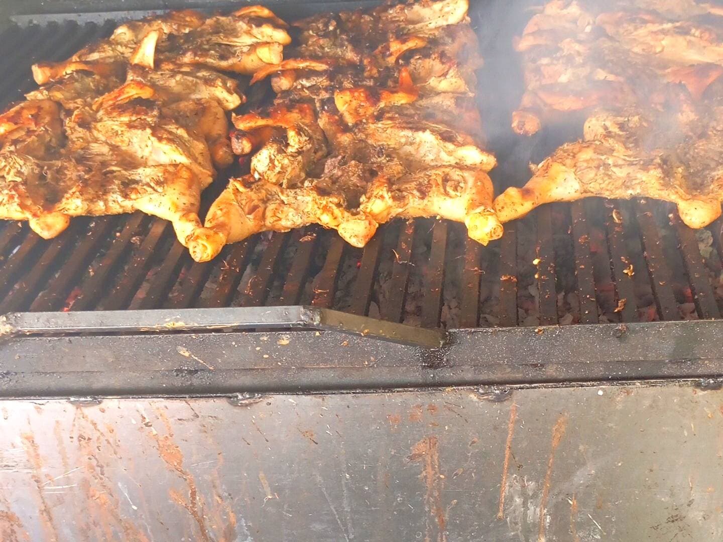 POLLOS ASADOS MATEO