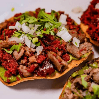 Tostada con Carne
