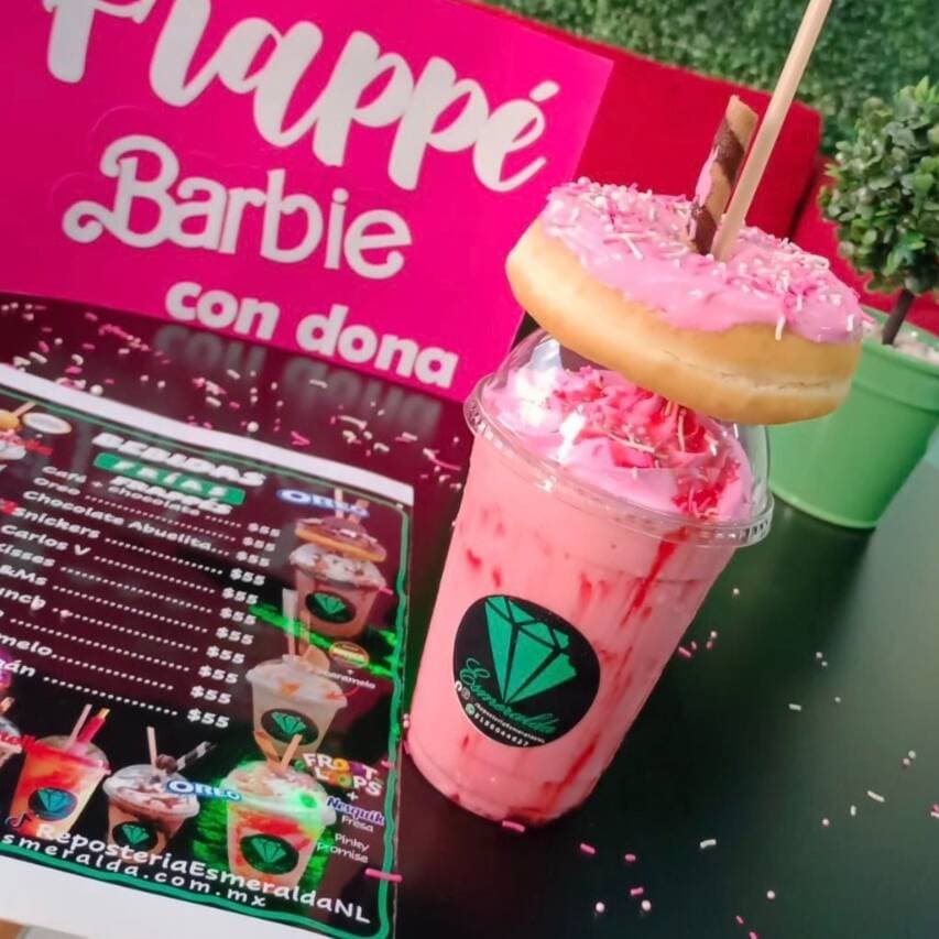COMBO Barbie: 2 Frappés con 2 Donas