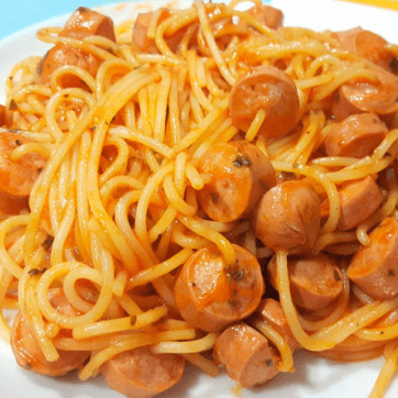 Spaggueti con Salchicha