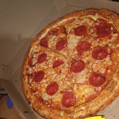 Pizza Pepperoni Jumbo 12 Rebanadas