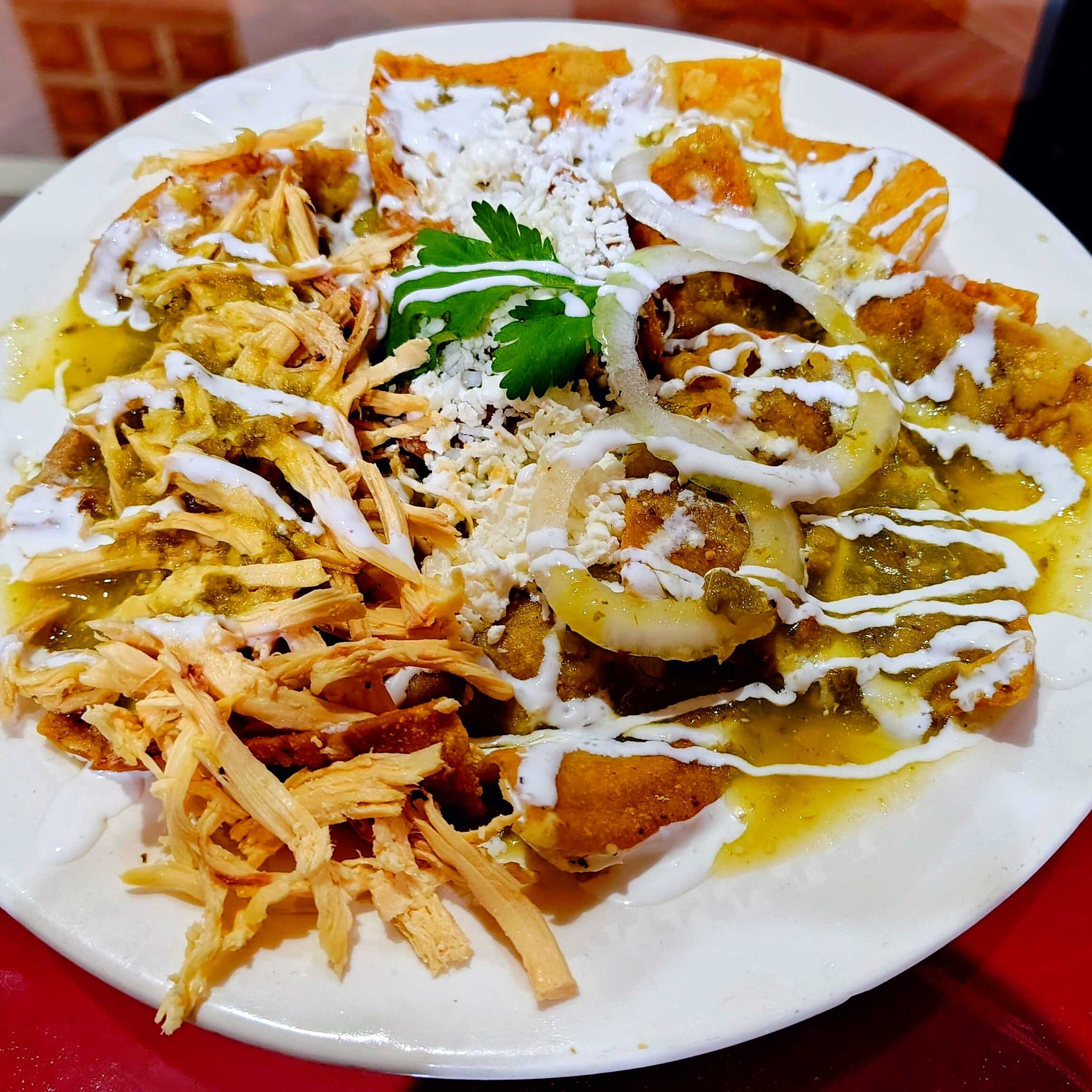 Chilaquiles Verdes Grandes con Pechuga de Pollo