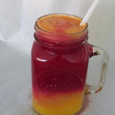 Jugo de Betabel, Naranja y Zanahoria.