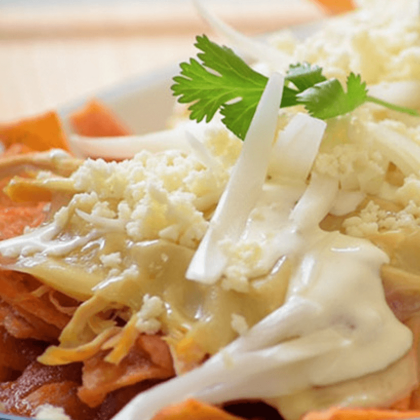 Chilaquiles Rojos con Pollo