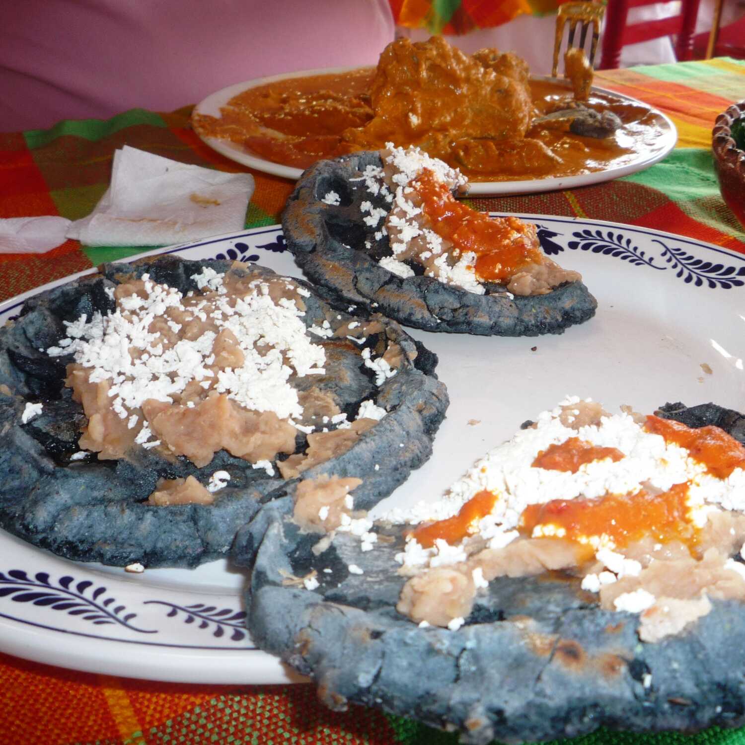 Sopes de masa azul
