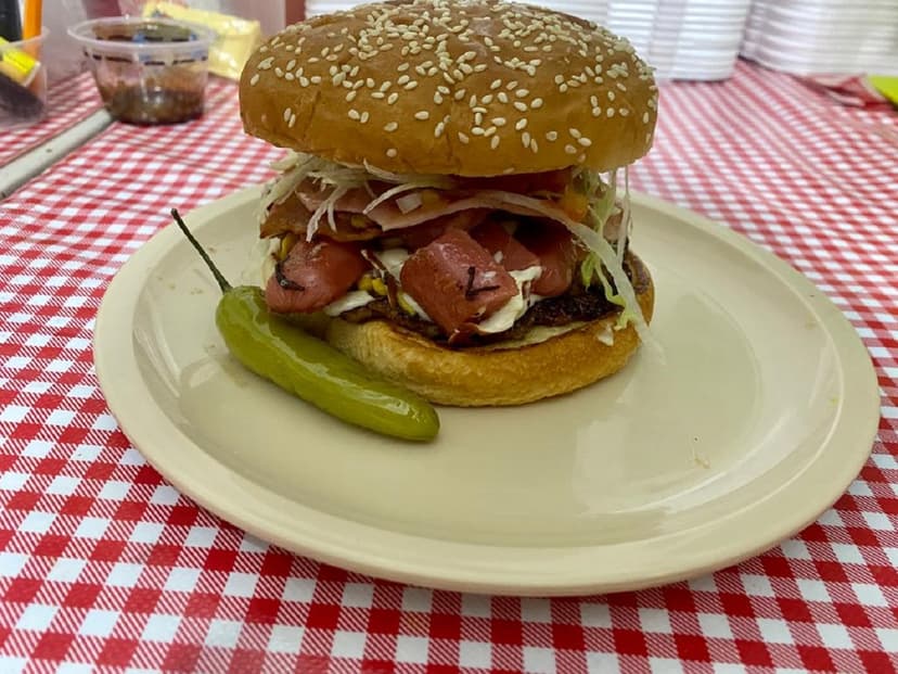 HAMBURGUESAS EL GORDO Y LA FLACA