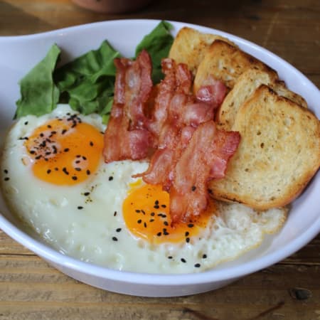 Huevos con Tocino