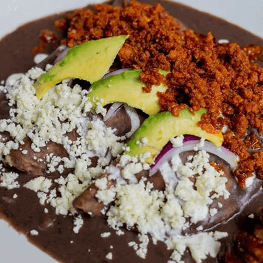 Enfrijoladas con Carne Enchilada