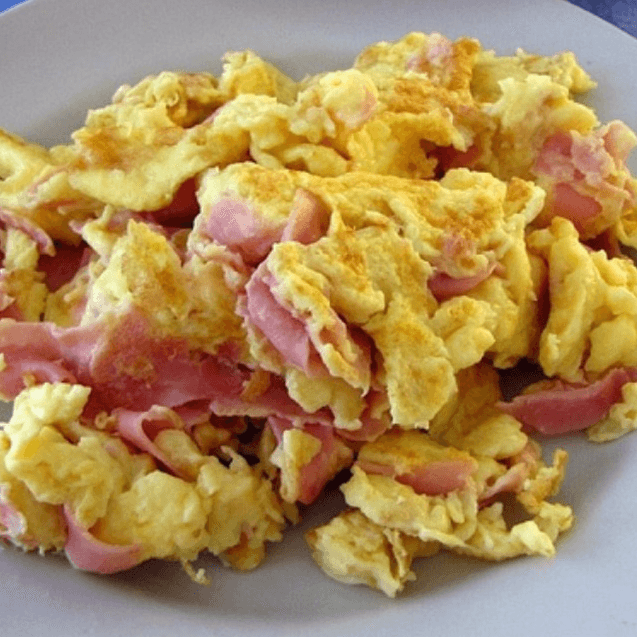 Huevos Revueltos con Tocino