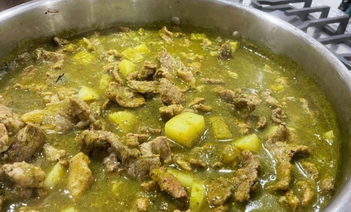 Taco de Bistec en Salsa Verde c/Nopales