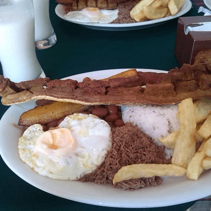 Almuerzo Ejecutivo Paisa