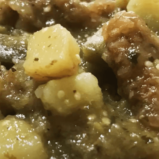 Taco de Chicharron en Salsa Verde con Papas