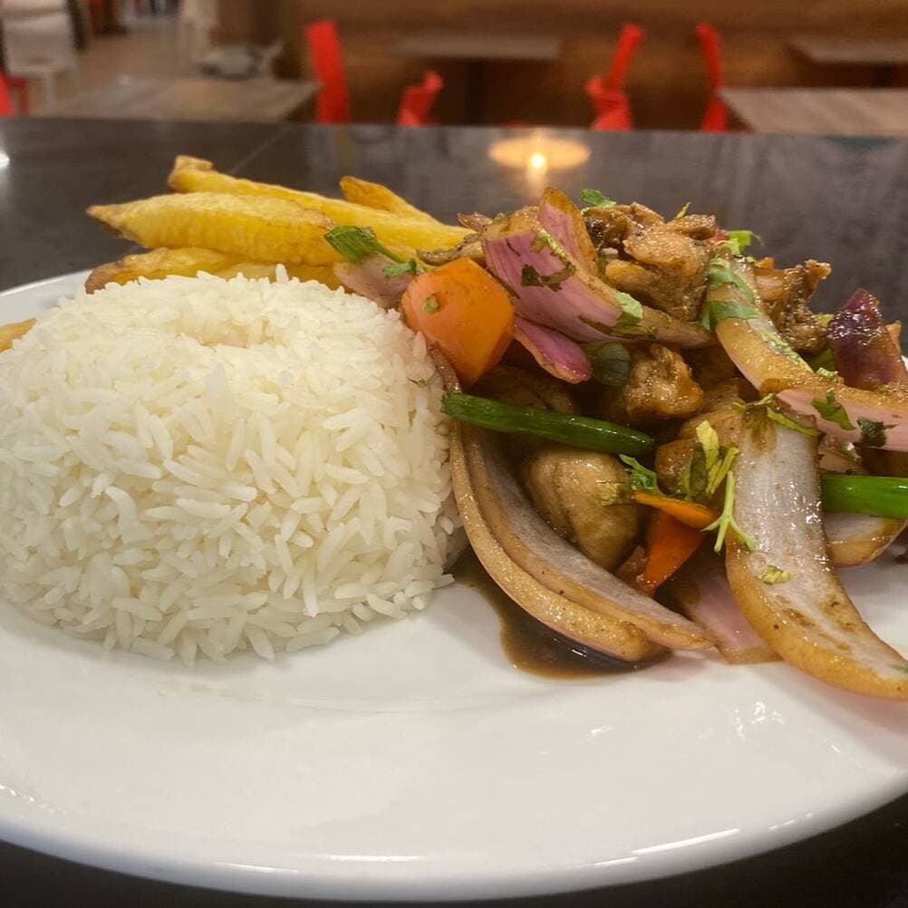 Pollo Saltado