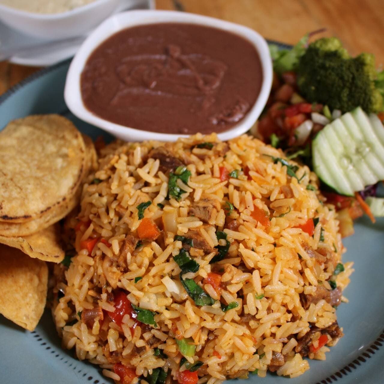 Arroz con Cerdo, Pollo o Carne