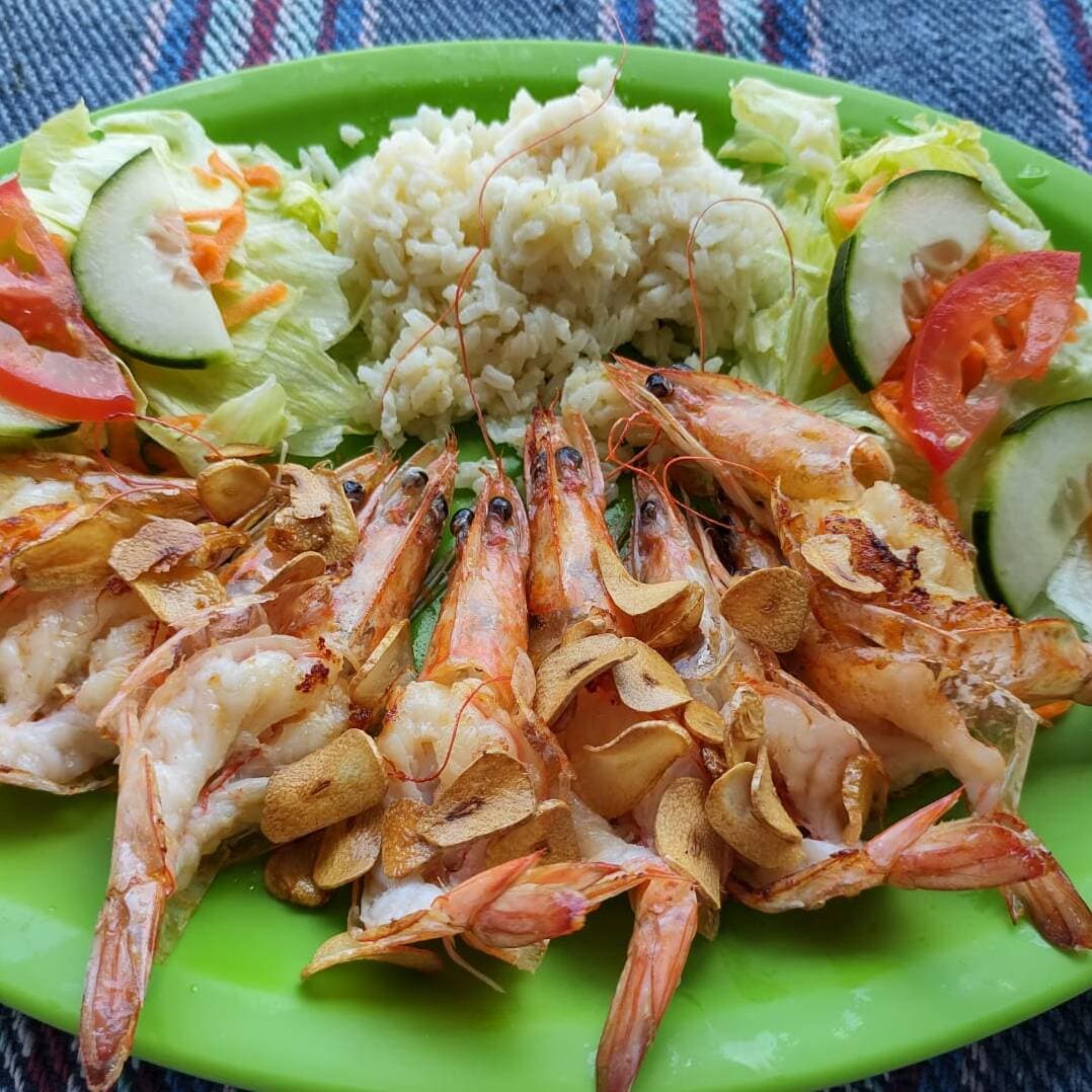 CAMARONES AL MOJO DE AJO