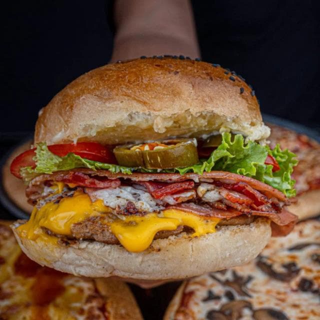 HAMBURGUESA ESPECIAL