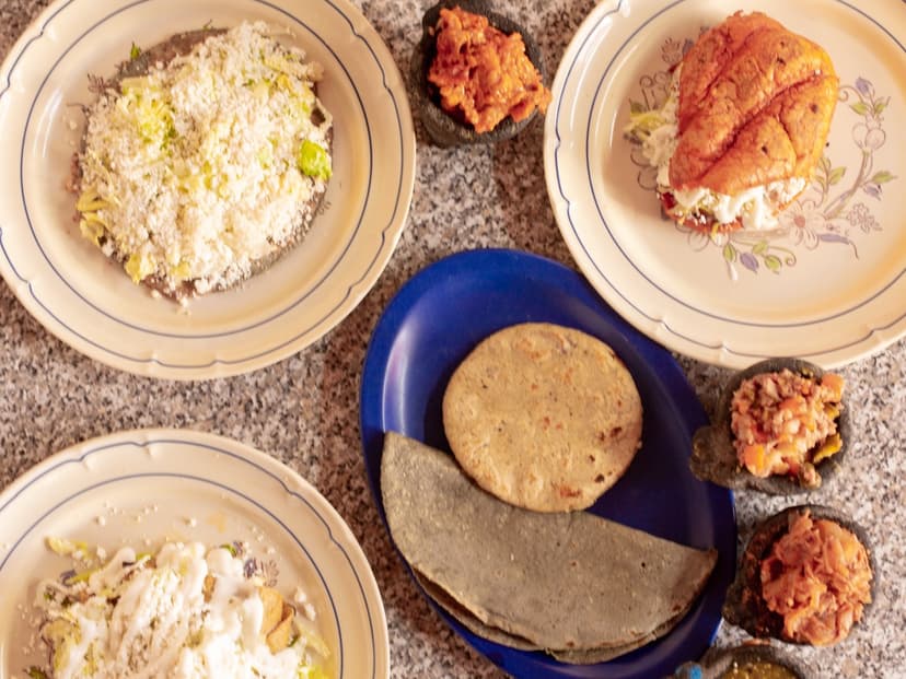 Auténticas gorditas, Quesadillas y Sopes "Doña Rebe"