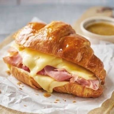 Croissant Relleno de Jamón y Queso Gouda